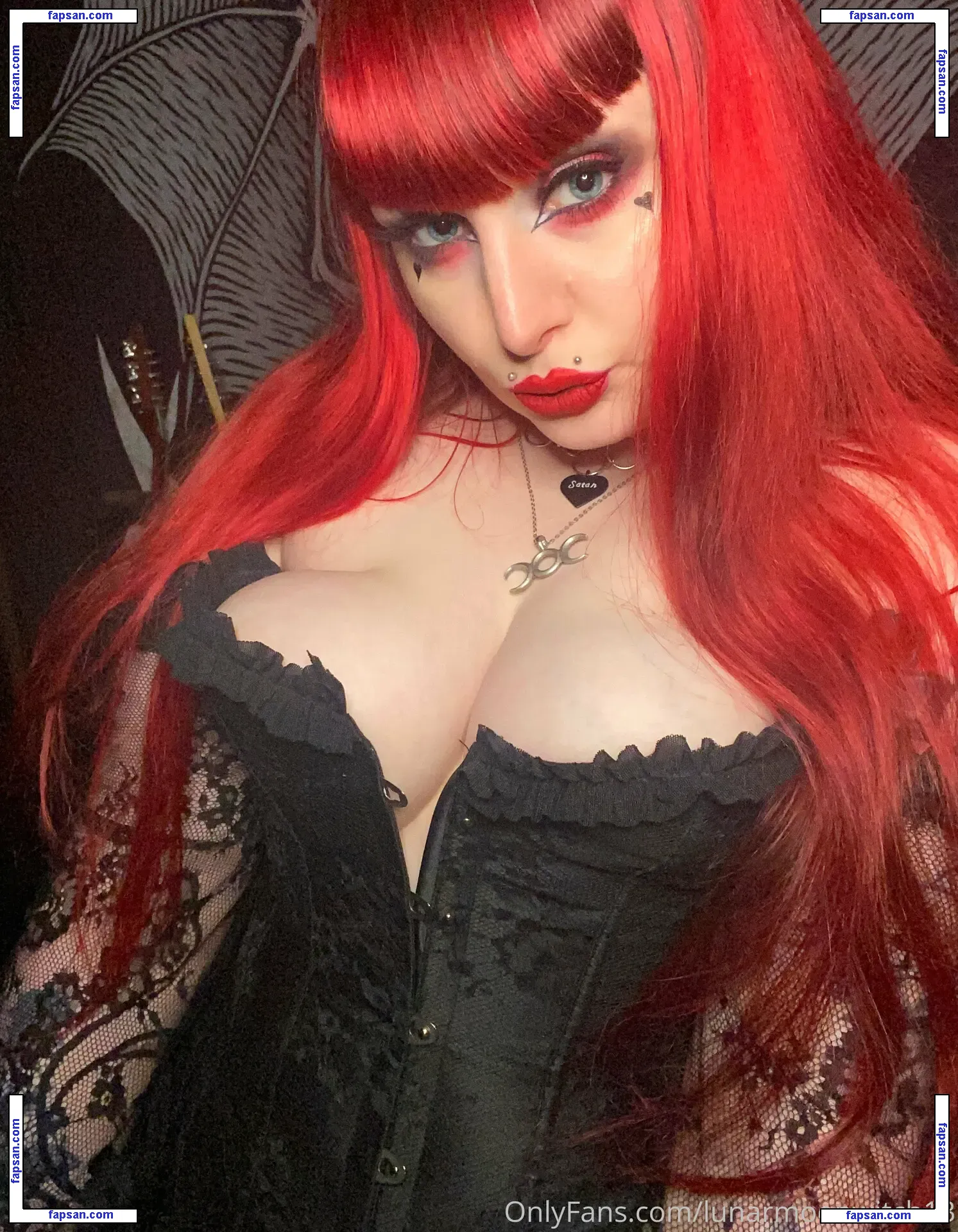 lunarmoonwitch13 nude photo #0006 from OnlyFans