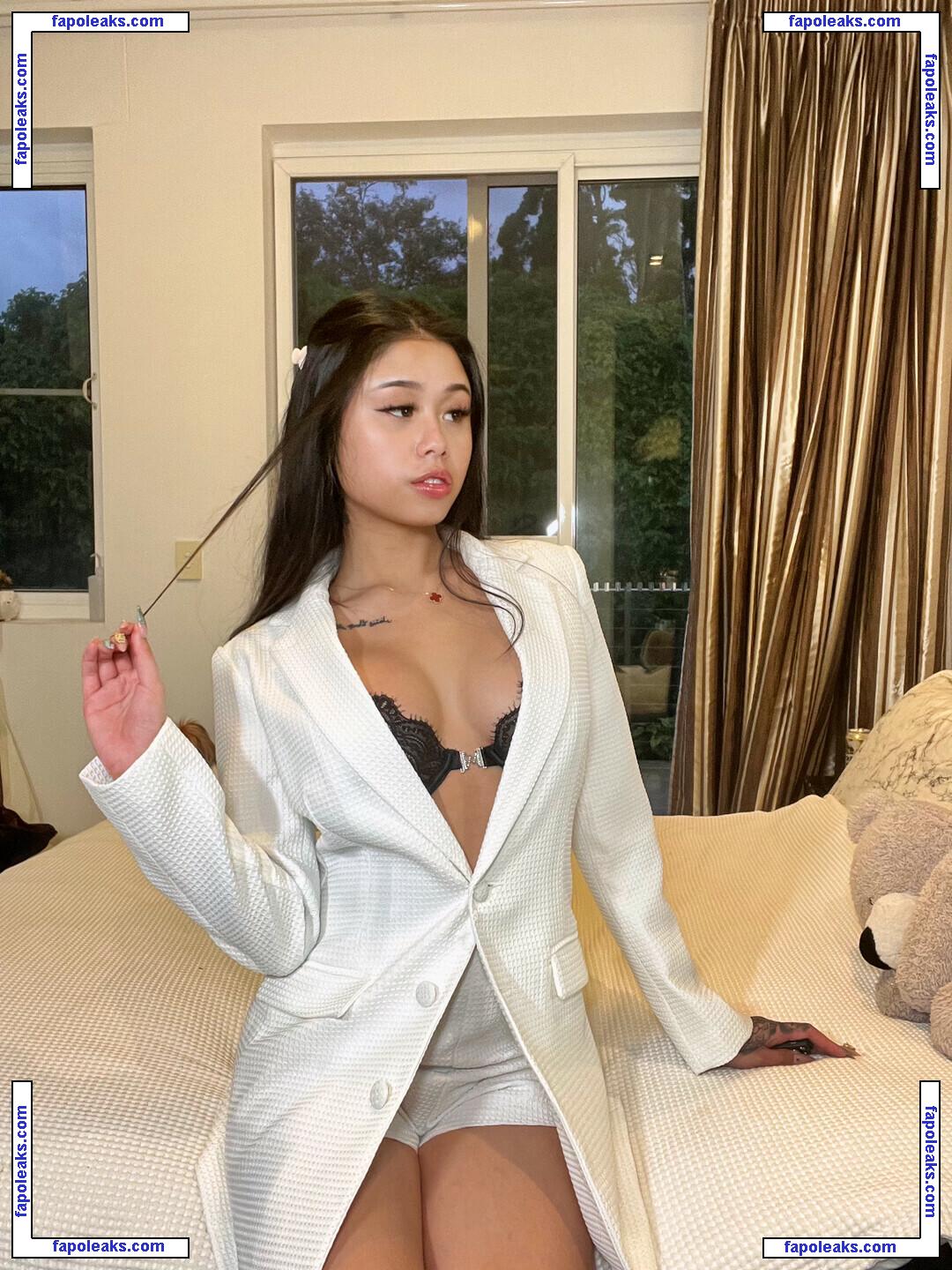 lunayue / luna_yueee nude photo #0009 from OnlyFans