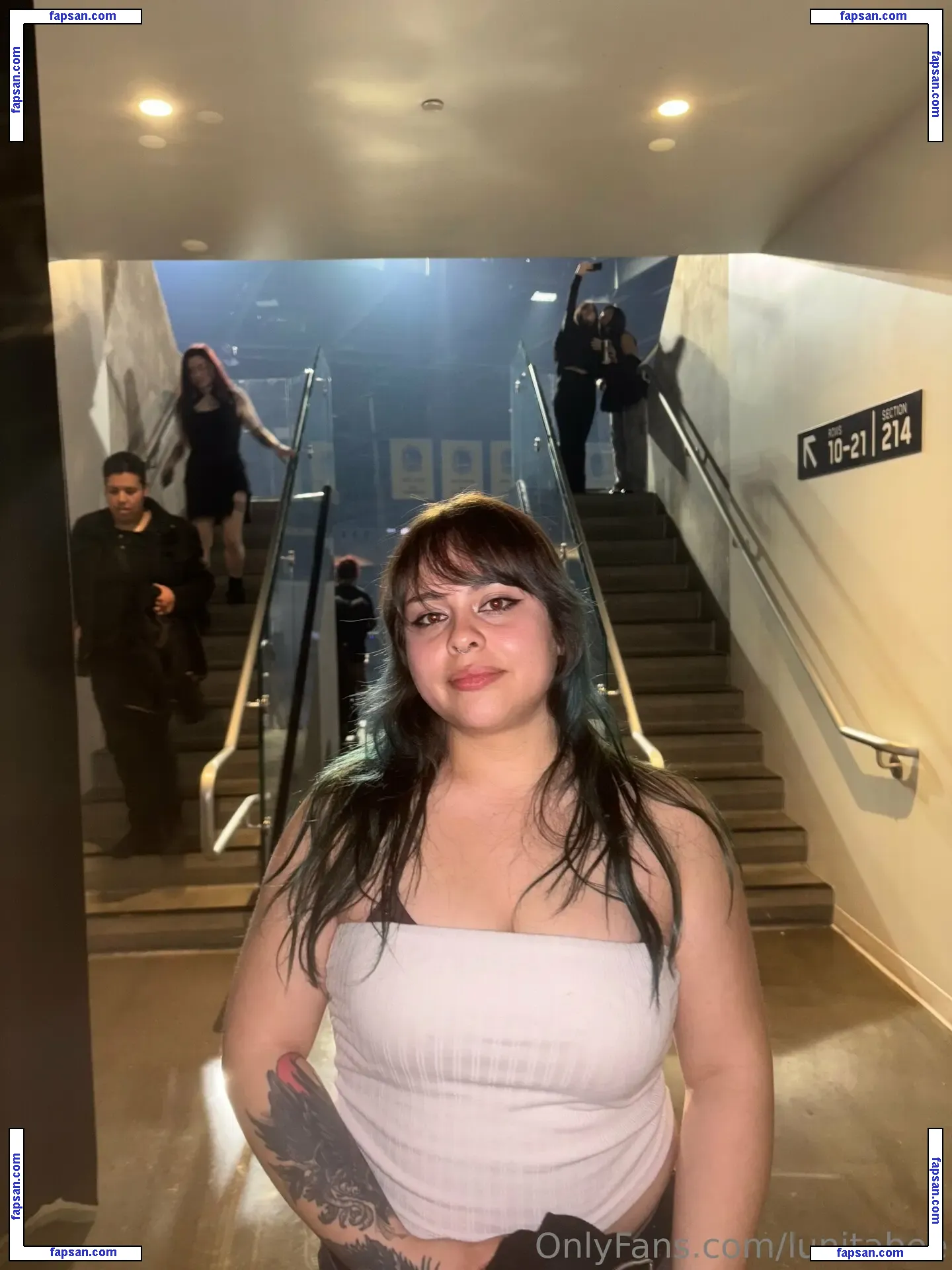 lunitabee nude photo #0007 from OnlyFans