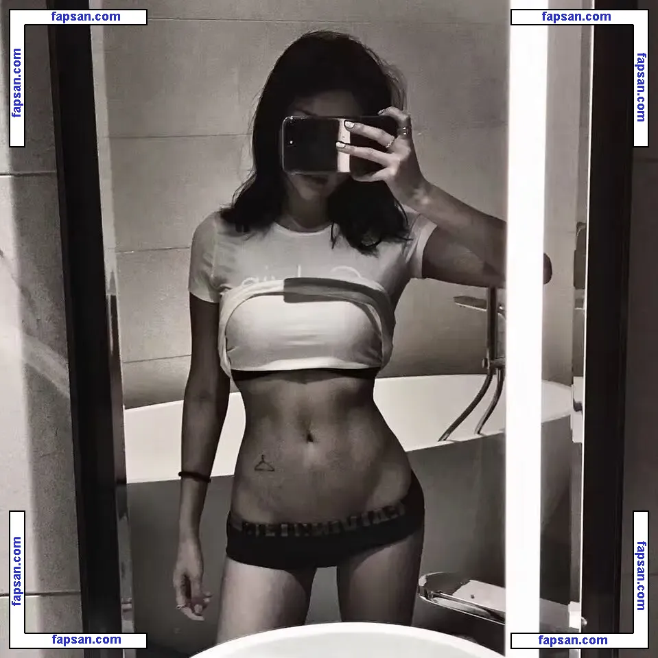 Lusiaart nude photo #0006 from OnlyFans