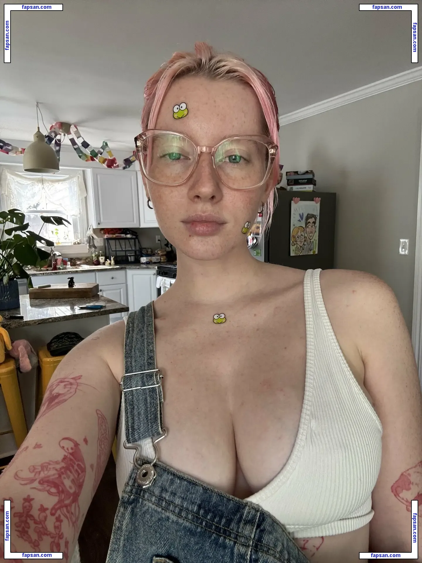 Luvliii nude photo #0107 from OnlyFans