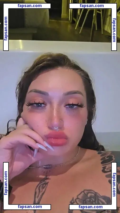 Luxurious Larue nude photo #0002 from OnlyFans