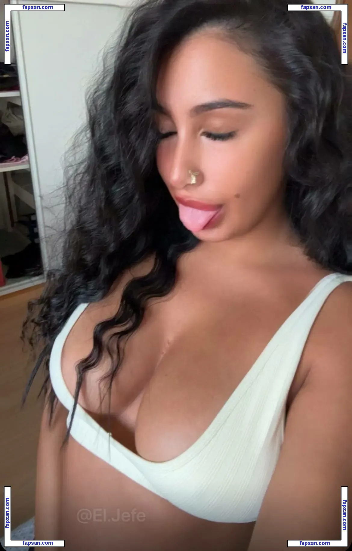 Luxy_Capi голая фото #0024 с Онлифанс