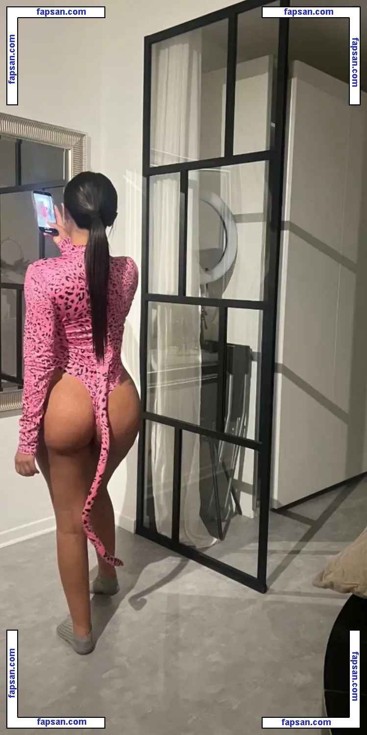 Luxy_Capi голая фото #0037 с Онлифанс