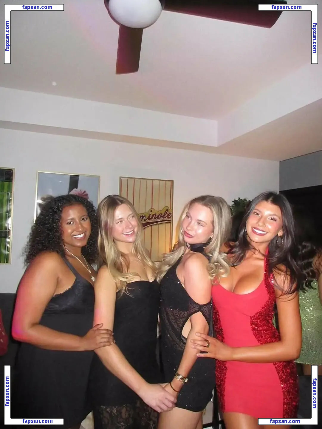 Lydia Lowry голая фото #0025 с Онлифанс