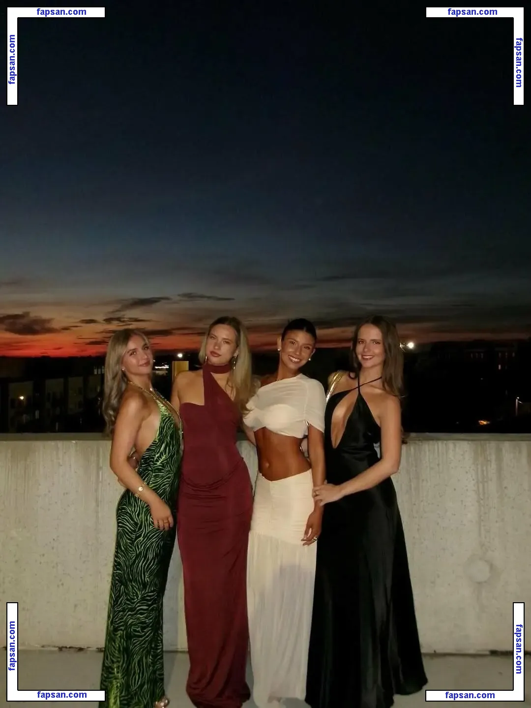 Lydia Lowry голая фото #0027 с Онлифанс