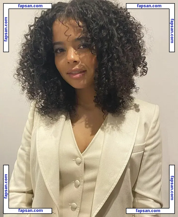 Lydia West nude photo #0004 from OnlyFans