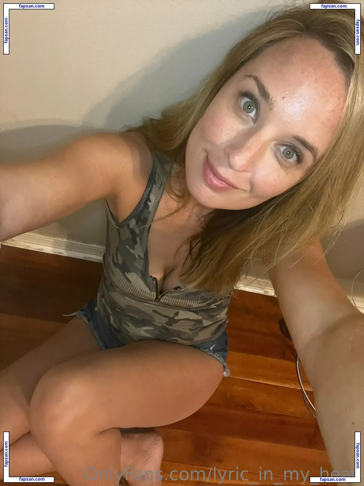 lyric_in_my_head nude photo #0099 from OnlyFans