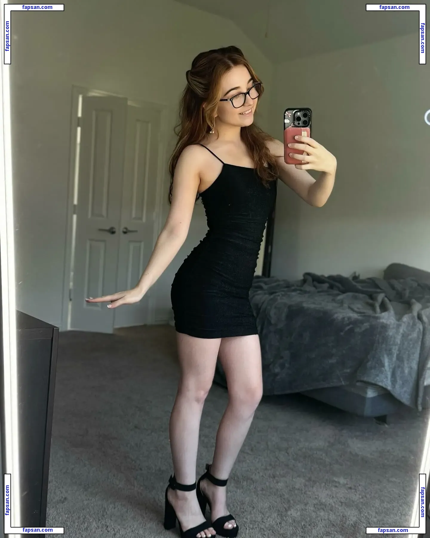 Lyssaurora nude photo #0264 from OnlyFans