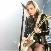 Lzzy Hale голая #0003