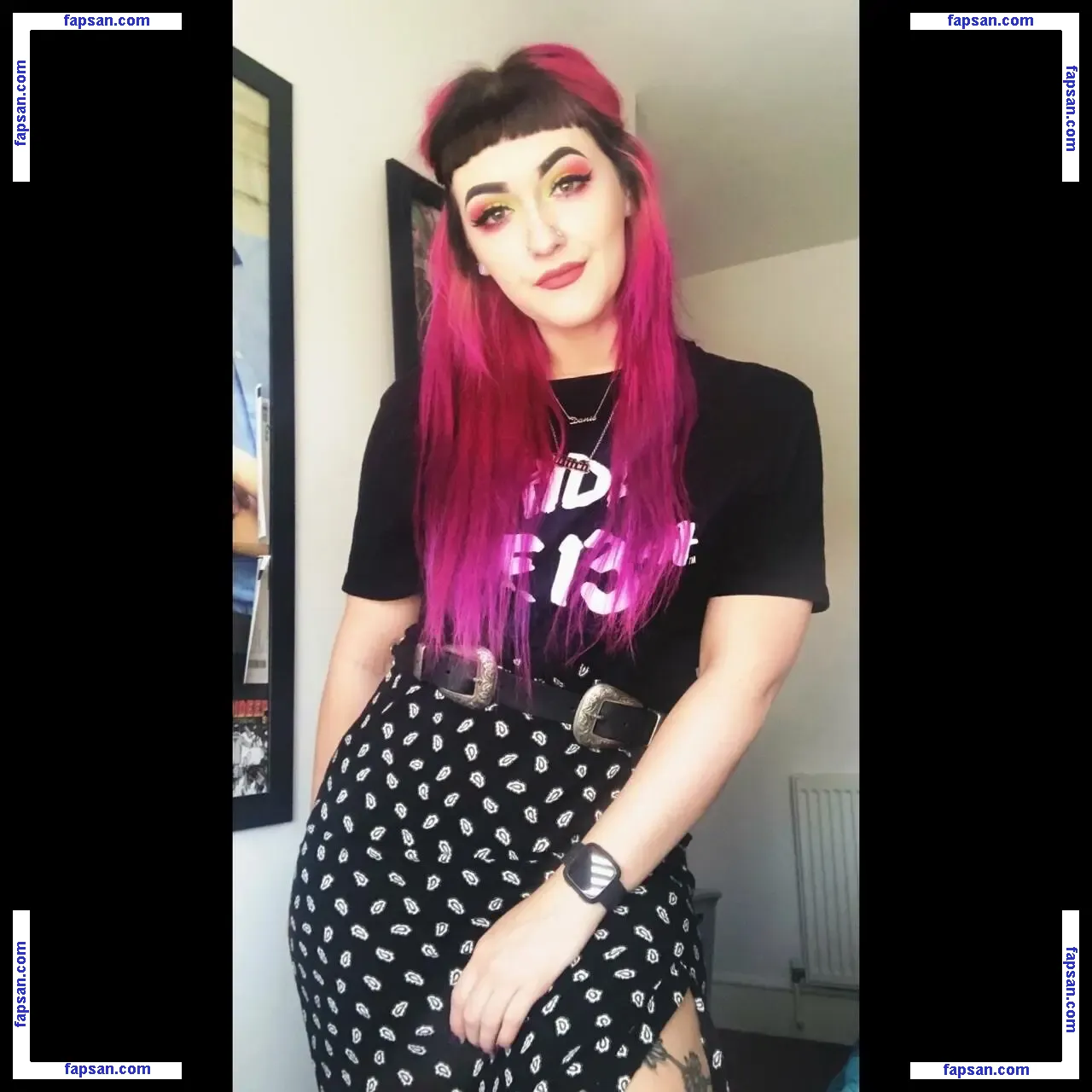 m0sh_mall0w nude photo #0015 from OnlyFans