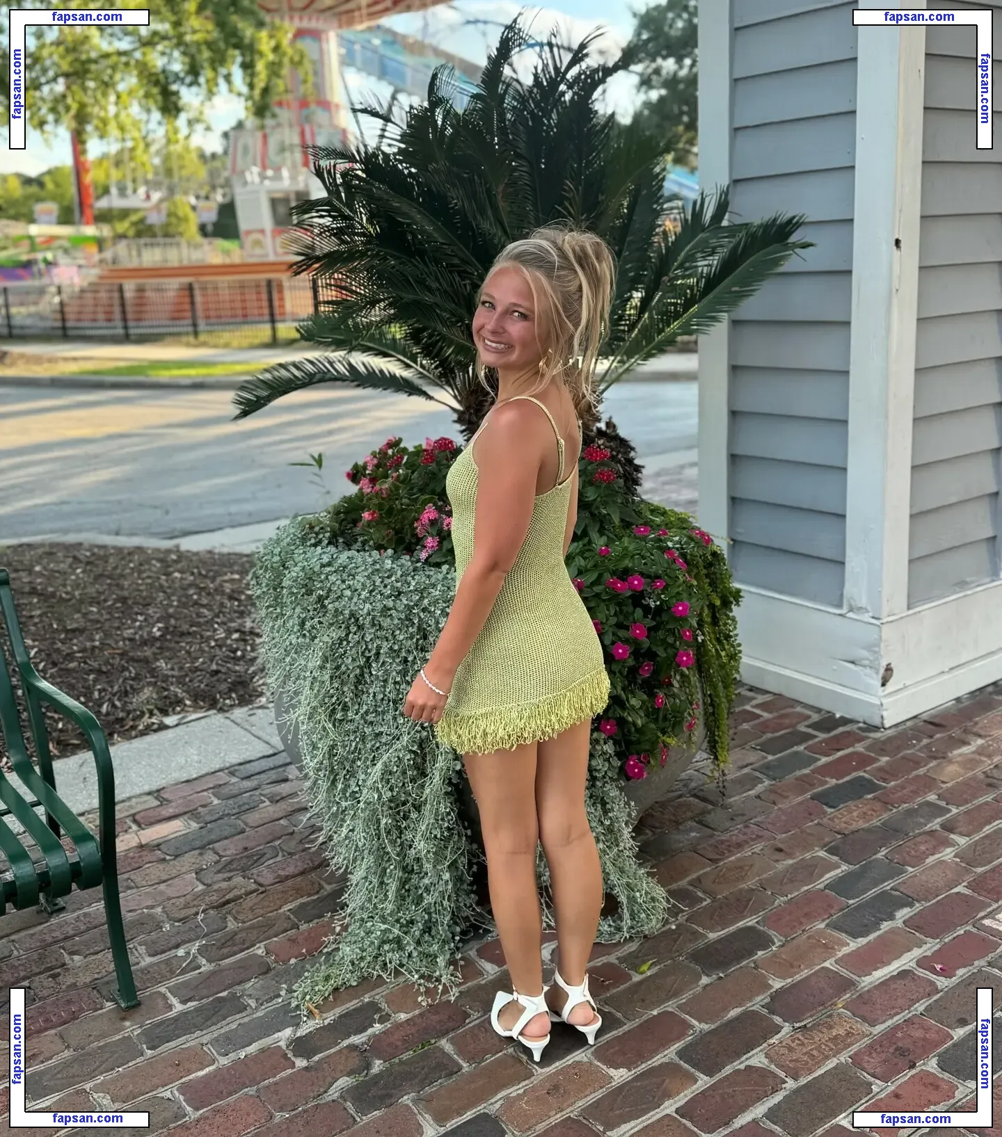 macimccarley nude photo #0024 from OnlyFans