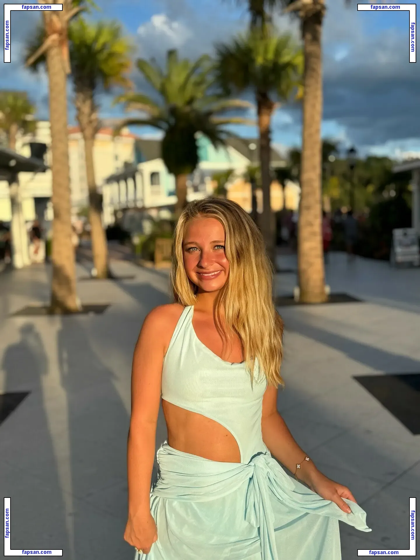 macimccarley nude photo #0029 from OnlyFans