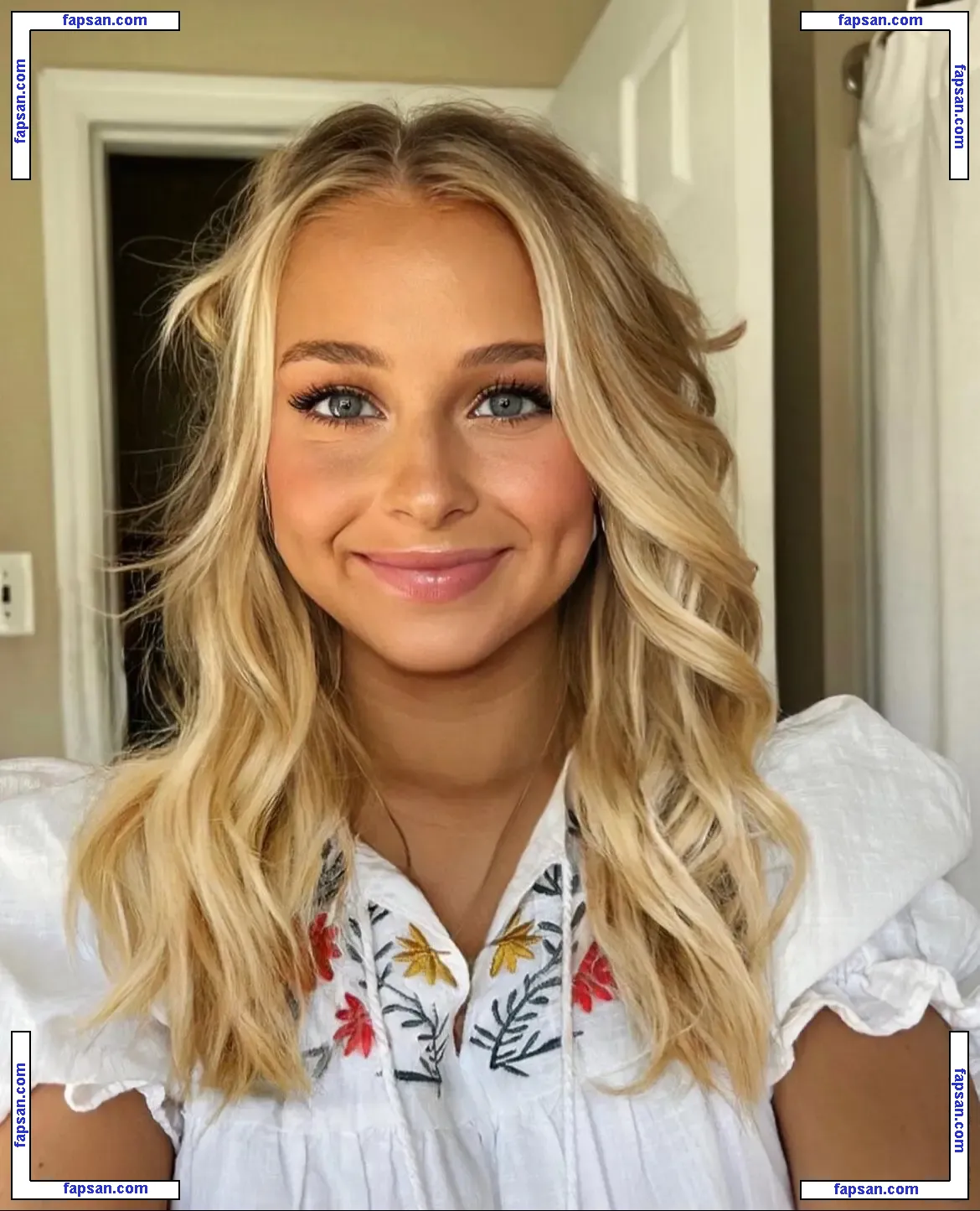 macimccarley голая фото #0030 с Онлифанс