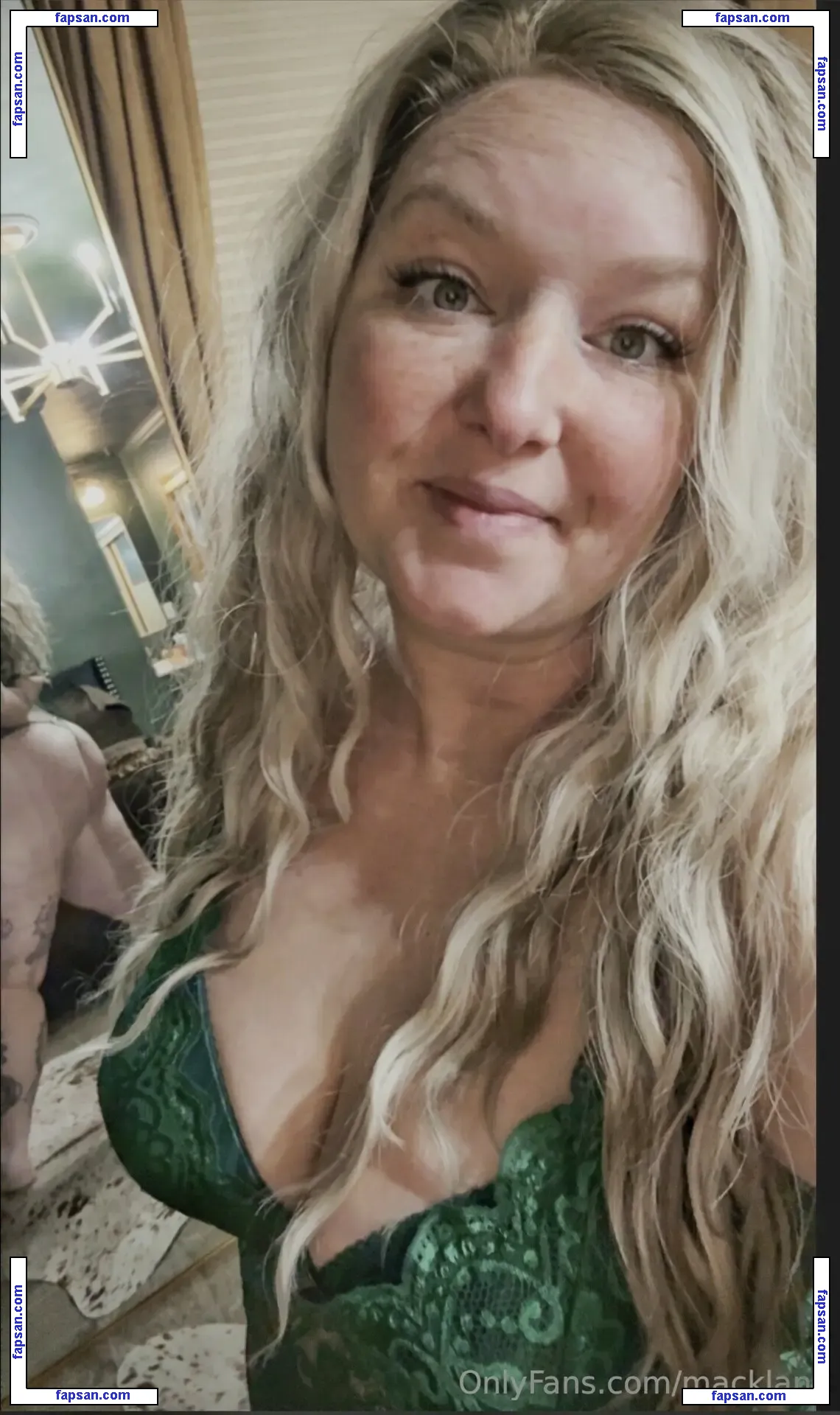 Mack Lana McCarty голая фото #0003 с Онлифанс