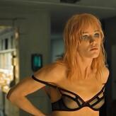 Mackenzie Davis nude #0151