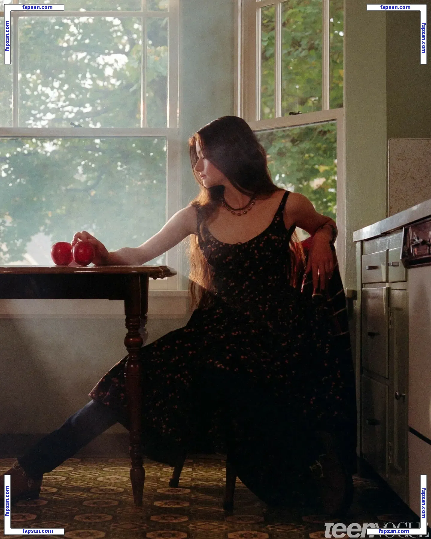 Mackenzie Foy nude photo #0022 from OnlyFans