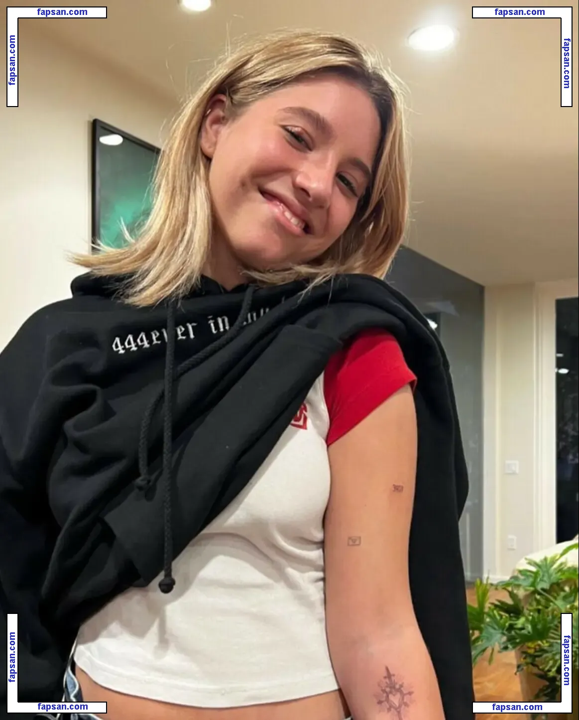 Mackenzie Ziegler nude photo #0106 from OnlyFans