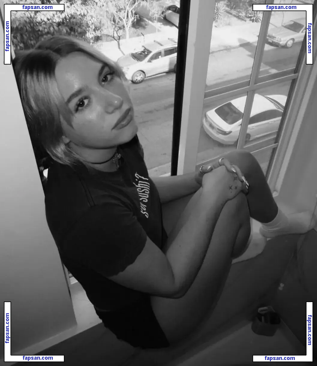 Mackenzie Ziegler nude photo #0175 from OnlyFans