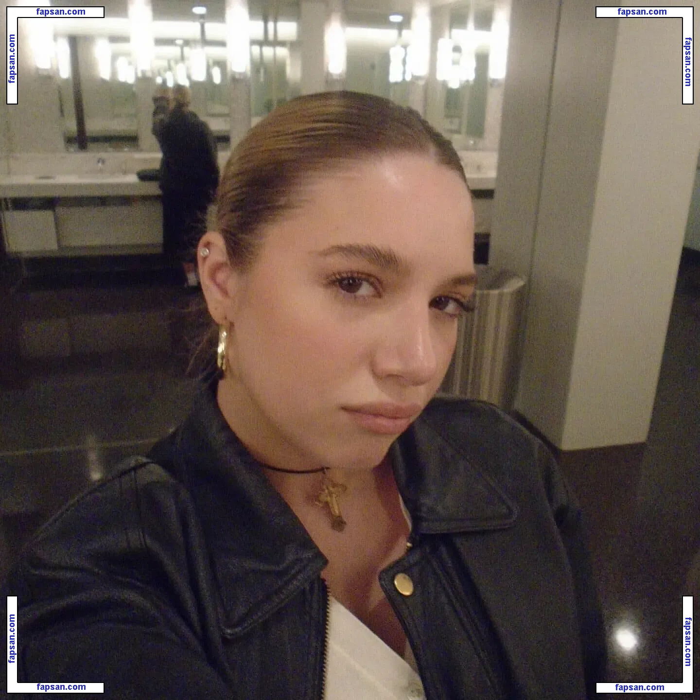 Mackenzie Ziegler nude photo #0183 from OnlyFans