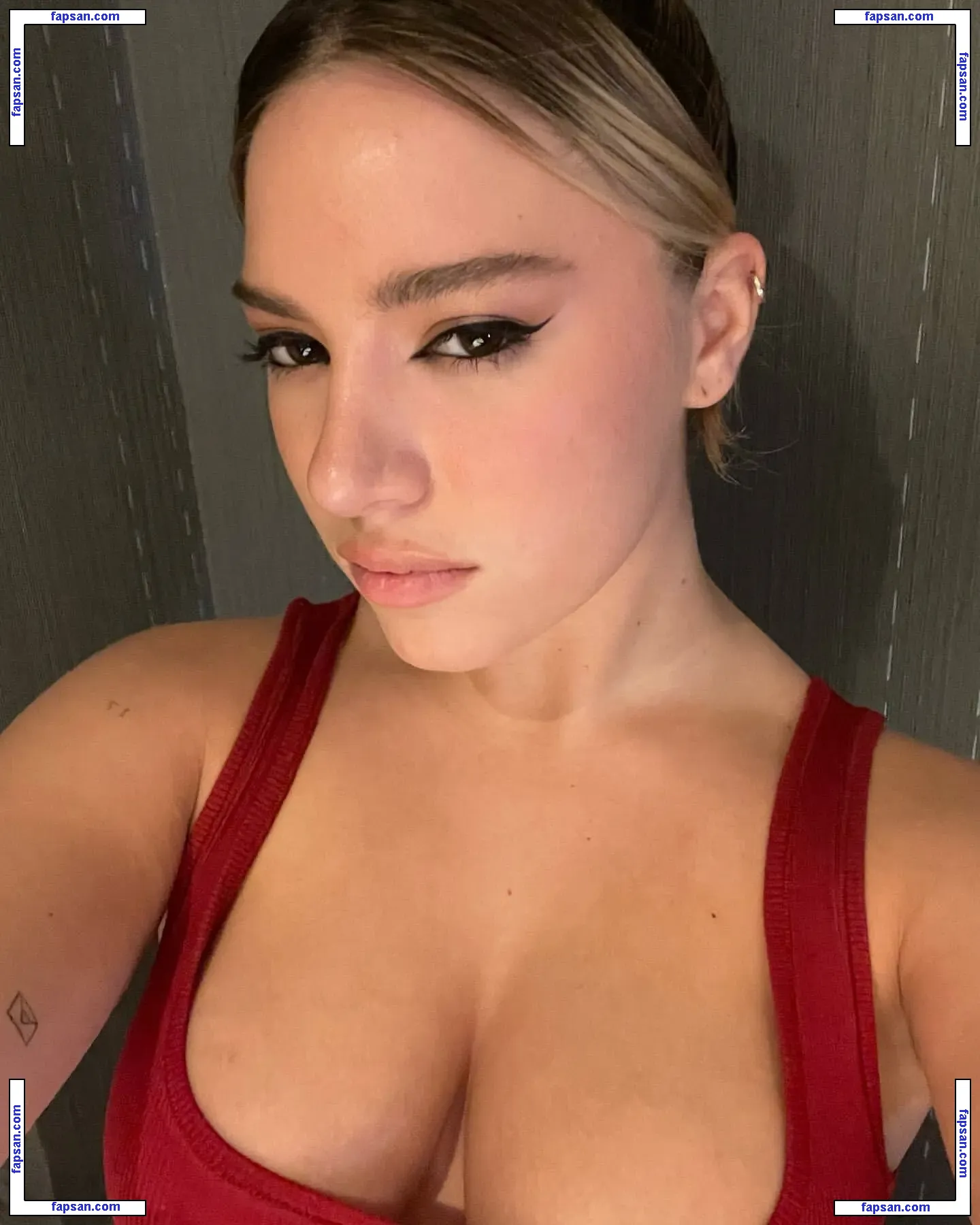 Mackenzie Ziegler nude photo #0240 from OnlyFans