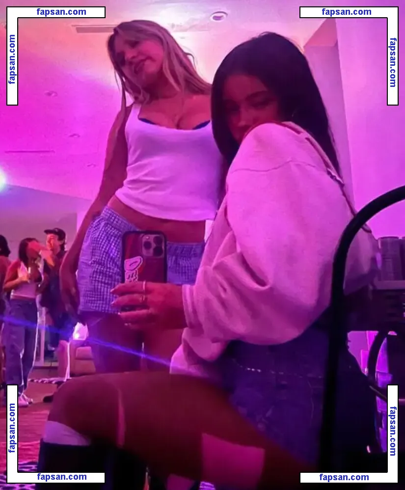 Mackenzie Ziegler nude photo #0402 from OnlyFans
