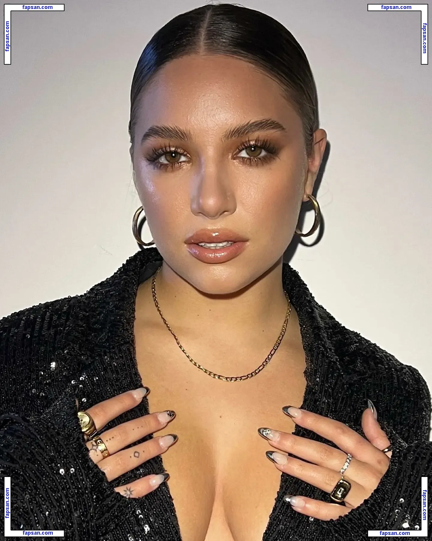 Mackenzie Ziegler голая фото #0488 с Онлифанс