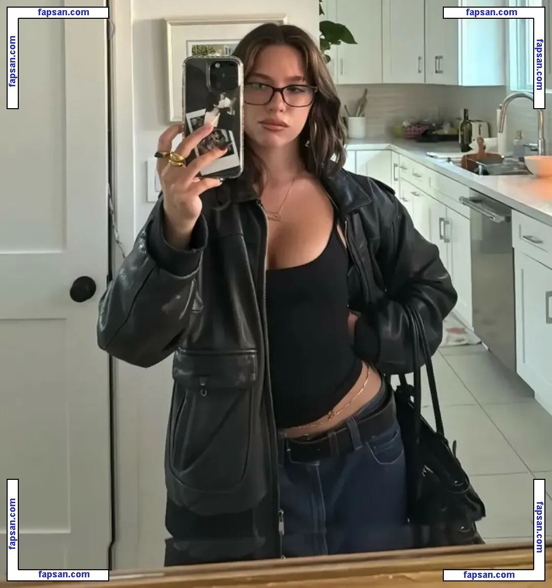 Mackenzie Ziegler nude photo #0602 from OnlyFans