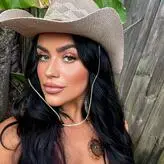 Maddy Perkins голая #0003