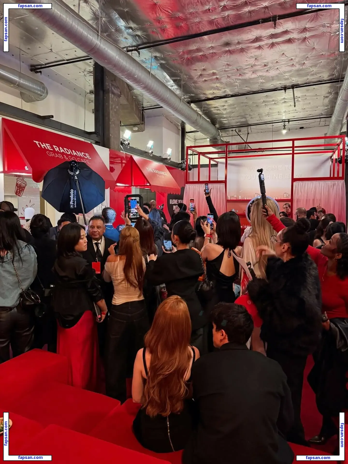 Madelaine Petsch голая фото #1318 с Онлифанс