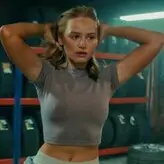 Madelaine Petsch голая #1313