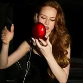 Madelaine Petsch голая #1315