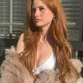 Madelaine Petsch голая #1344