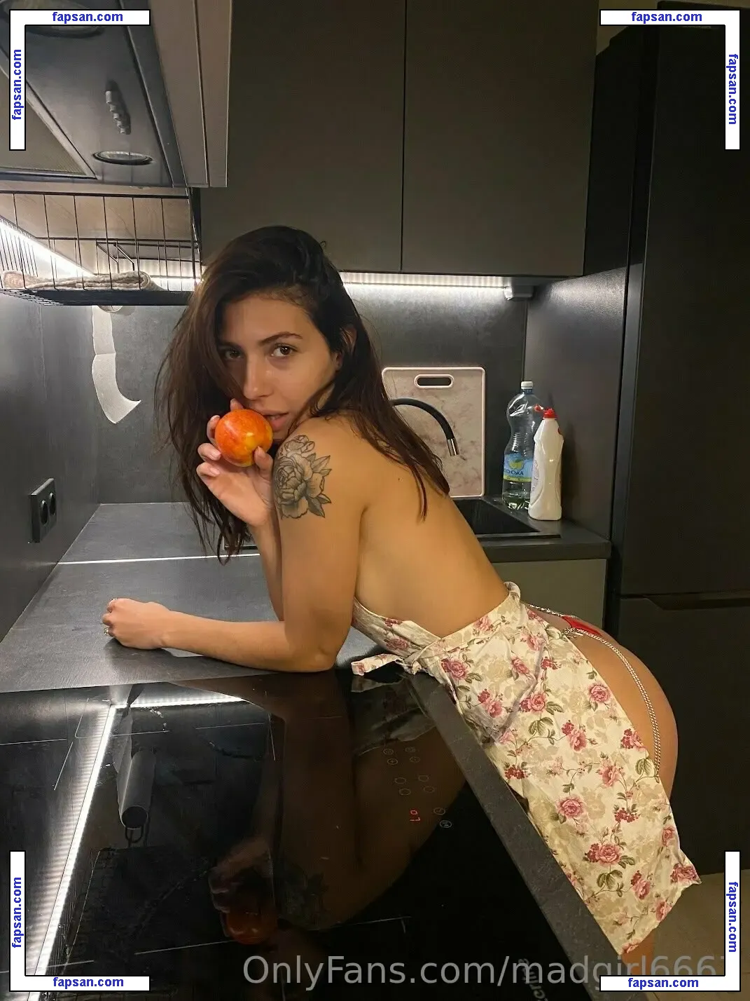 madgirl6667 / mad_girl6677 nude photo #0007 from OnlyFans