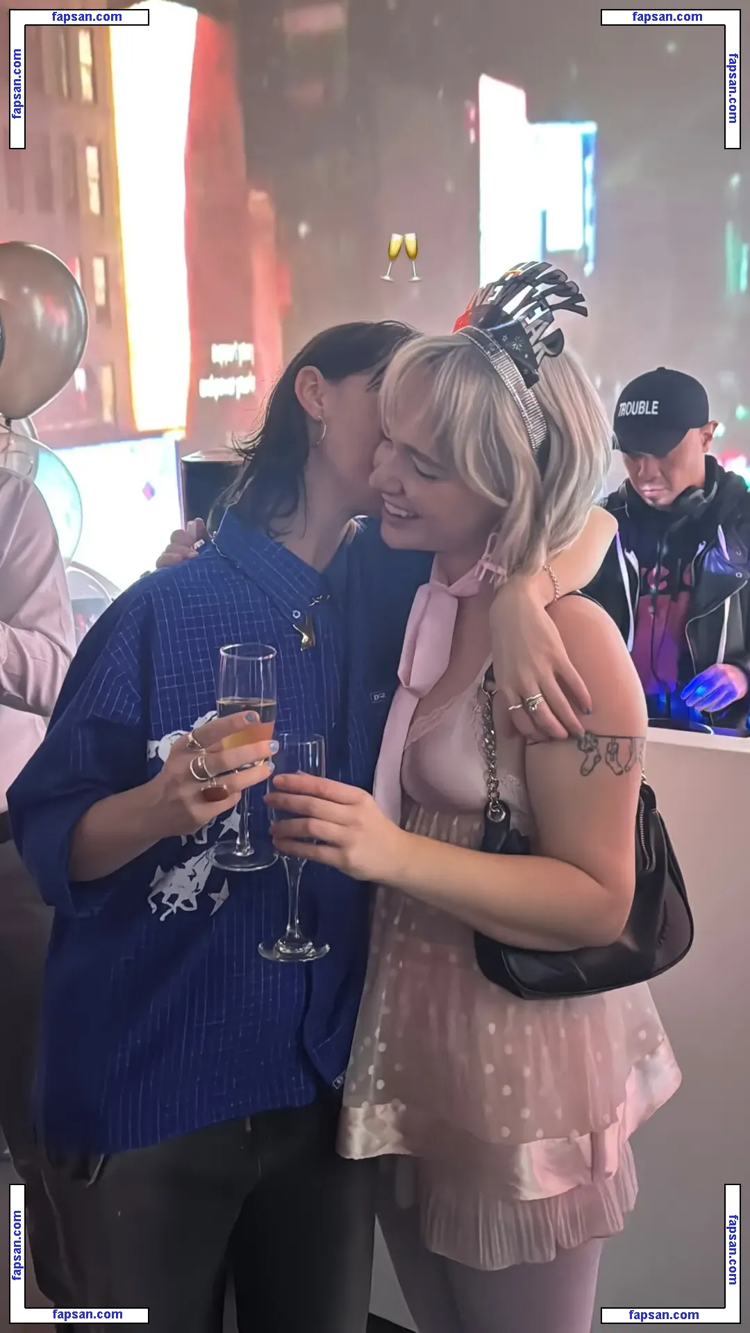 Madi Hart голая фото #0004 с Онлифанс