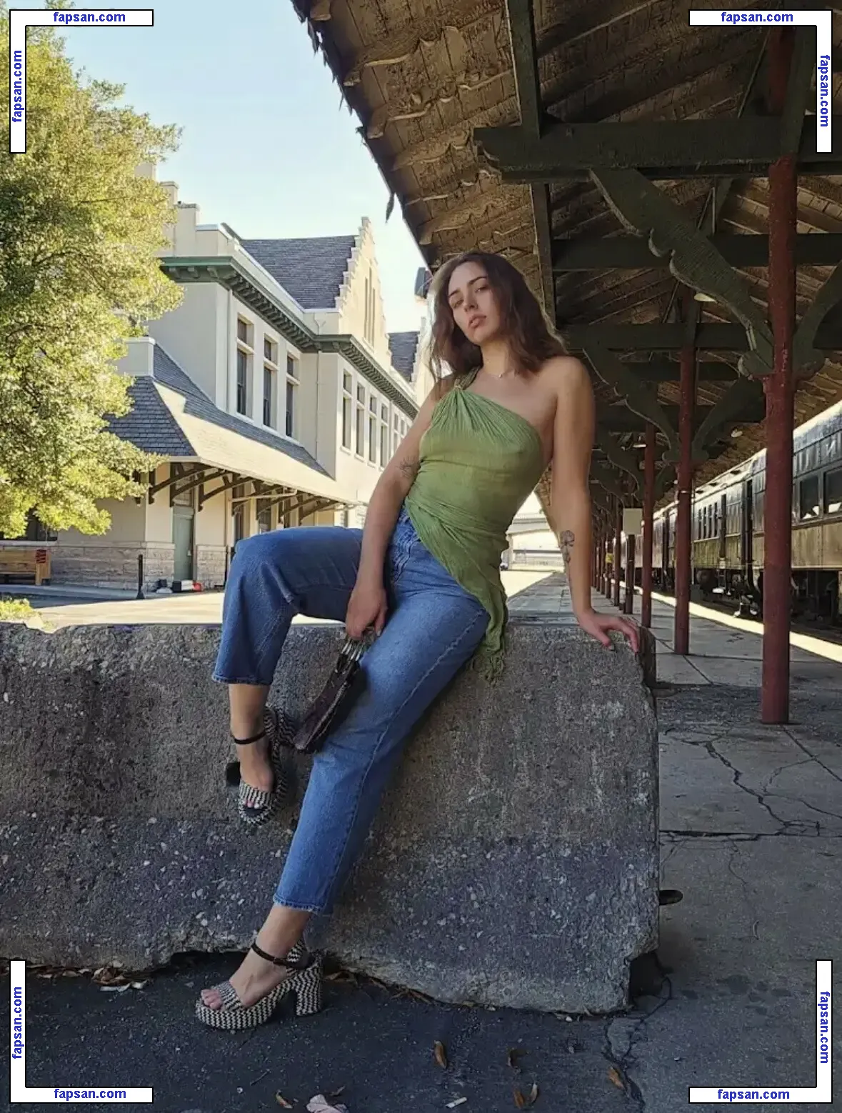 Madison Fry nude photo #0005 from OnlyFans