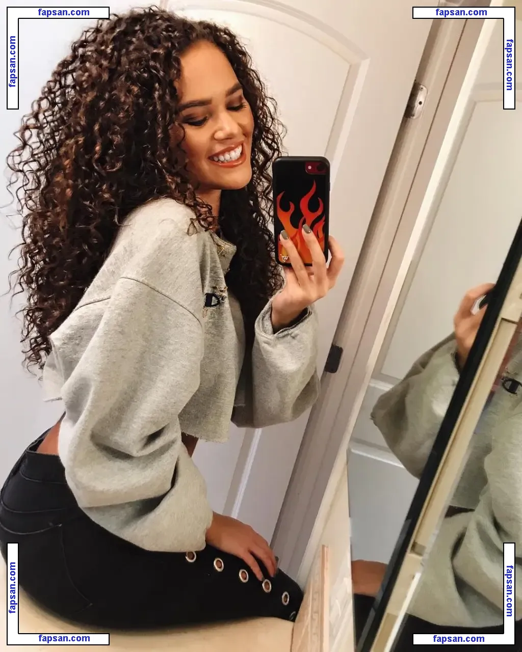 Madison Pettis голая фото #0060 с Онлифанс