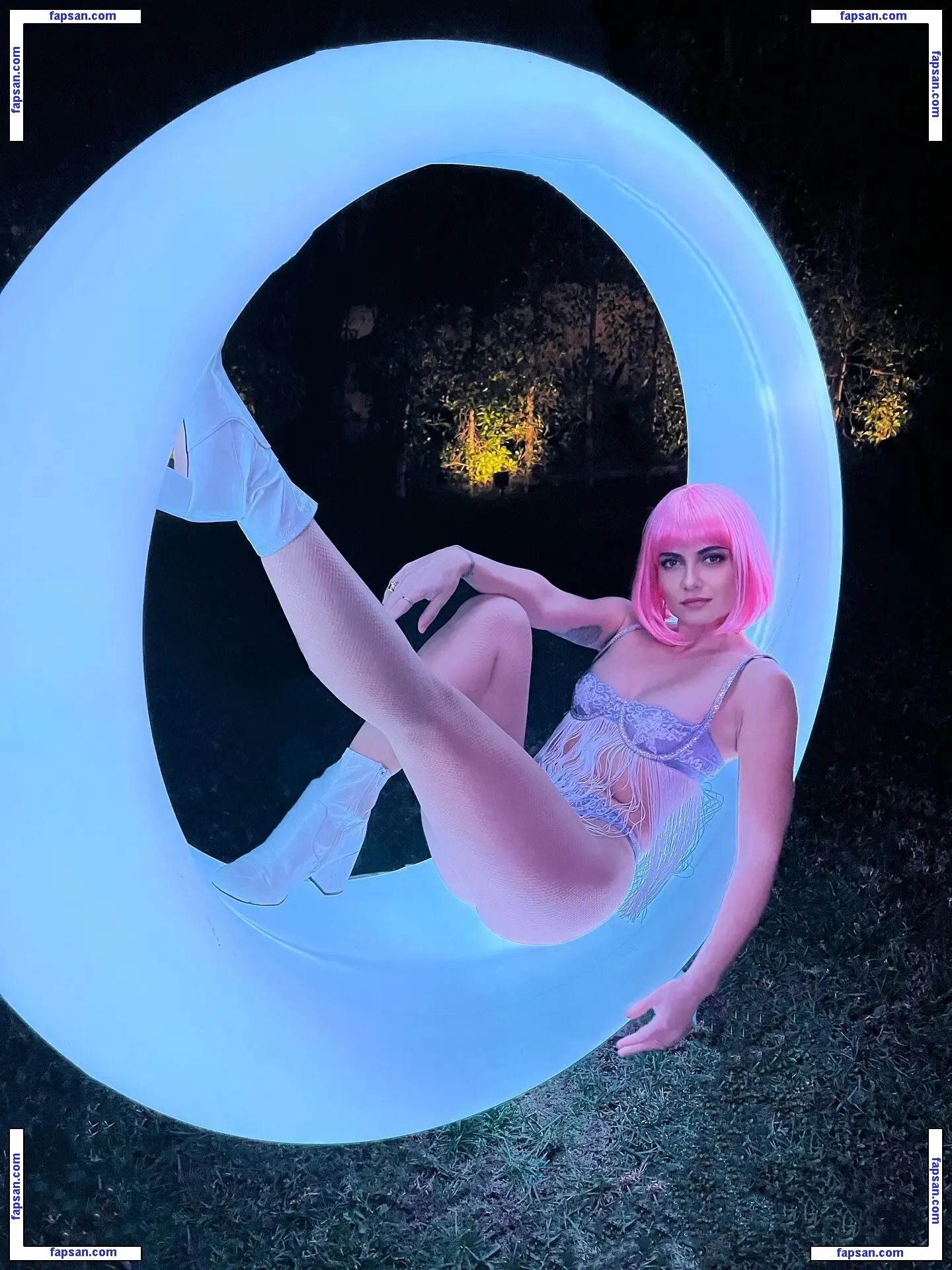 madmaven голая фото #0008 с Онлифанс