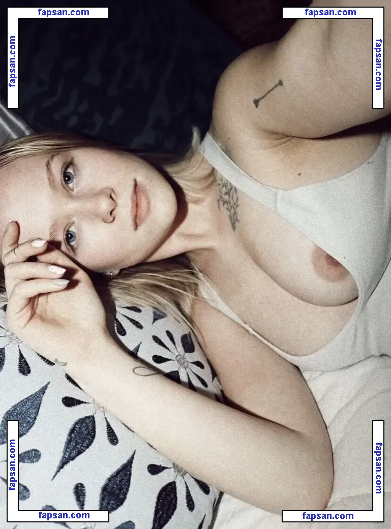 Mads / Maddyvae nude photo #0006 from OnlyFans