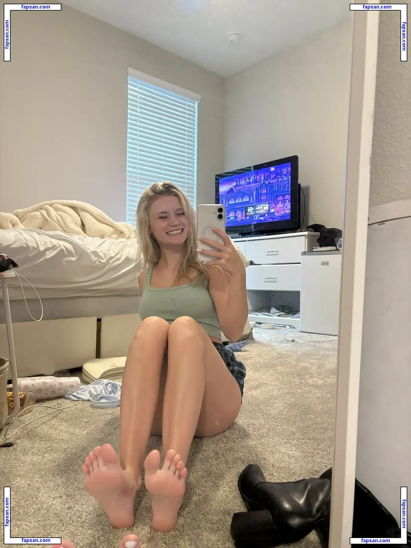 Mads Thompson Maddiiedee nude photo #0043 from OnlyFans
