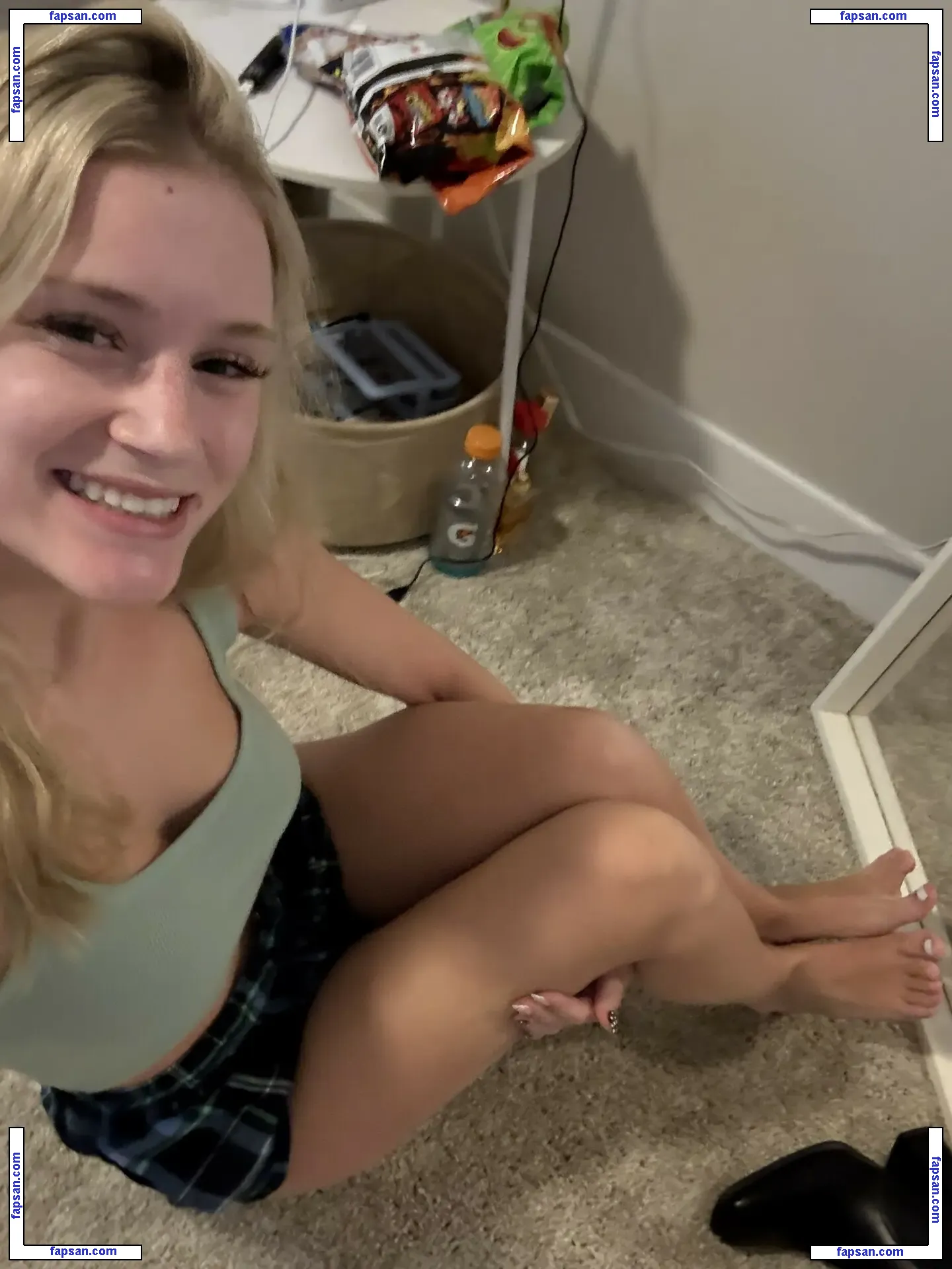 Mads Thompson Maddiiedee nude photo #0049 from OnlyFans