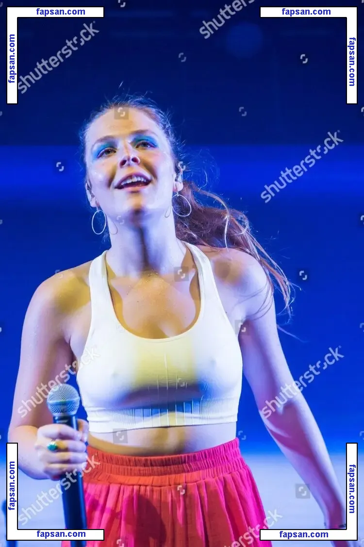 Maggie Rogers nude photo #0032 from OnlyFans