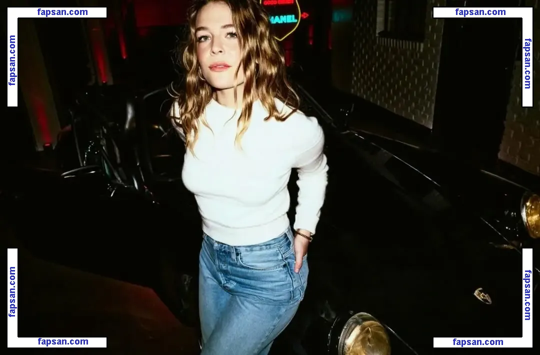 Maggie Rogers nude photo #0036 from OnlyFans