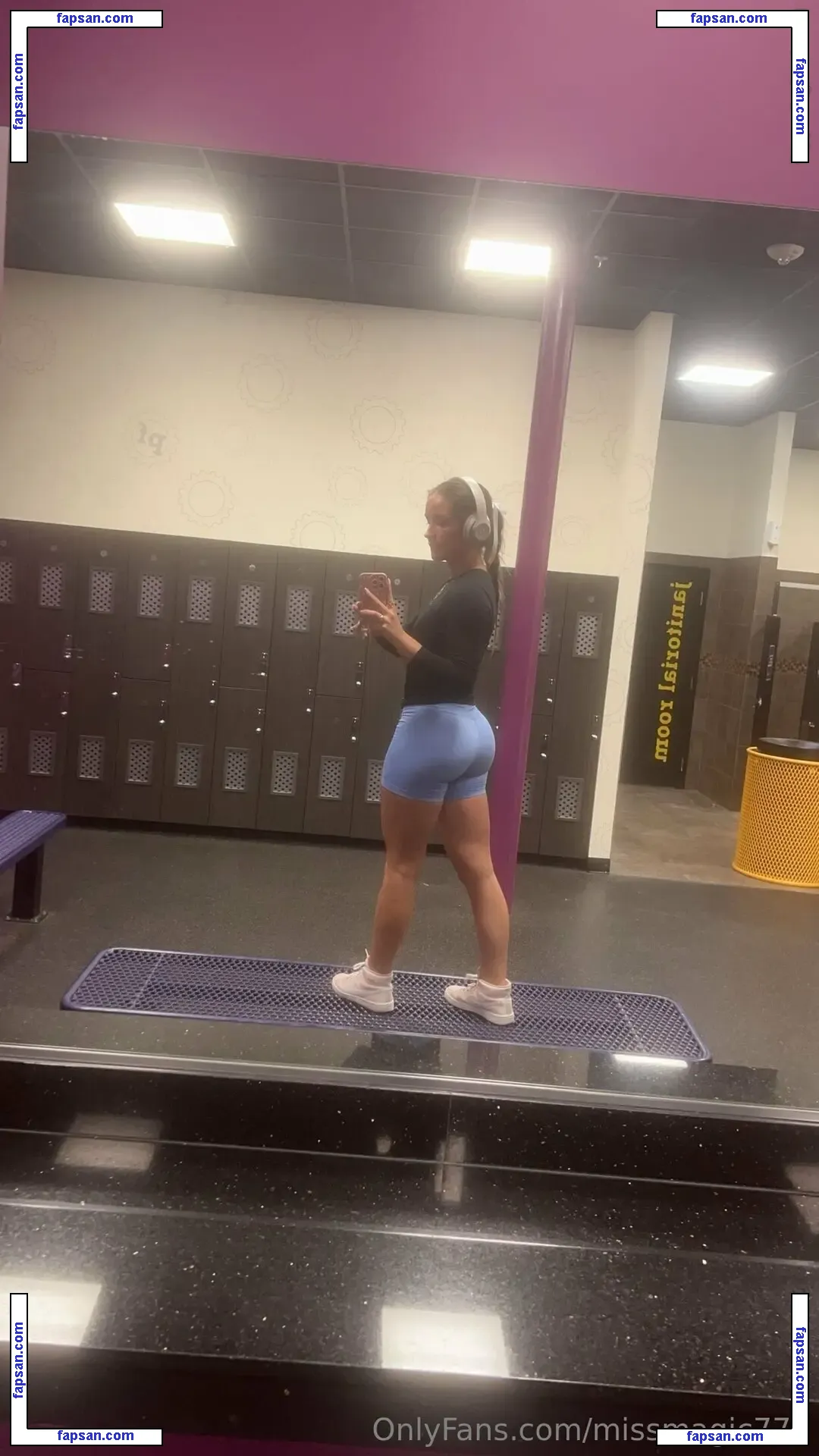 magicschoolbusdropout777 nude photo #0001 from OnlyFans