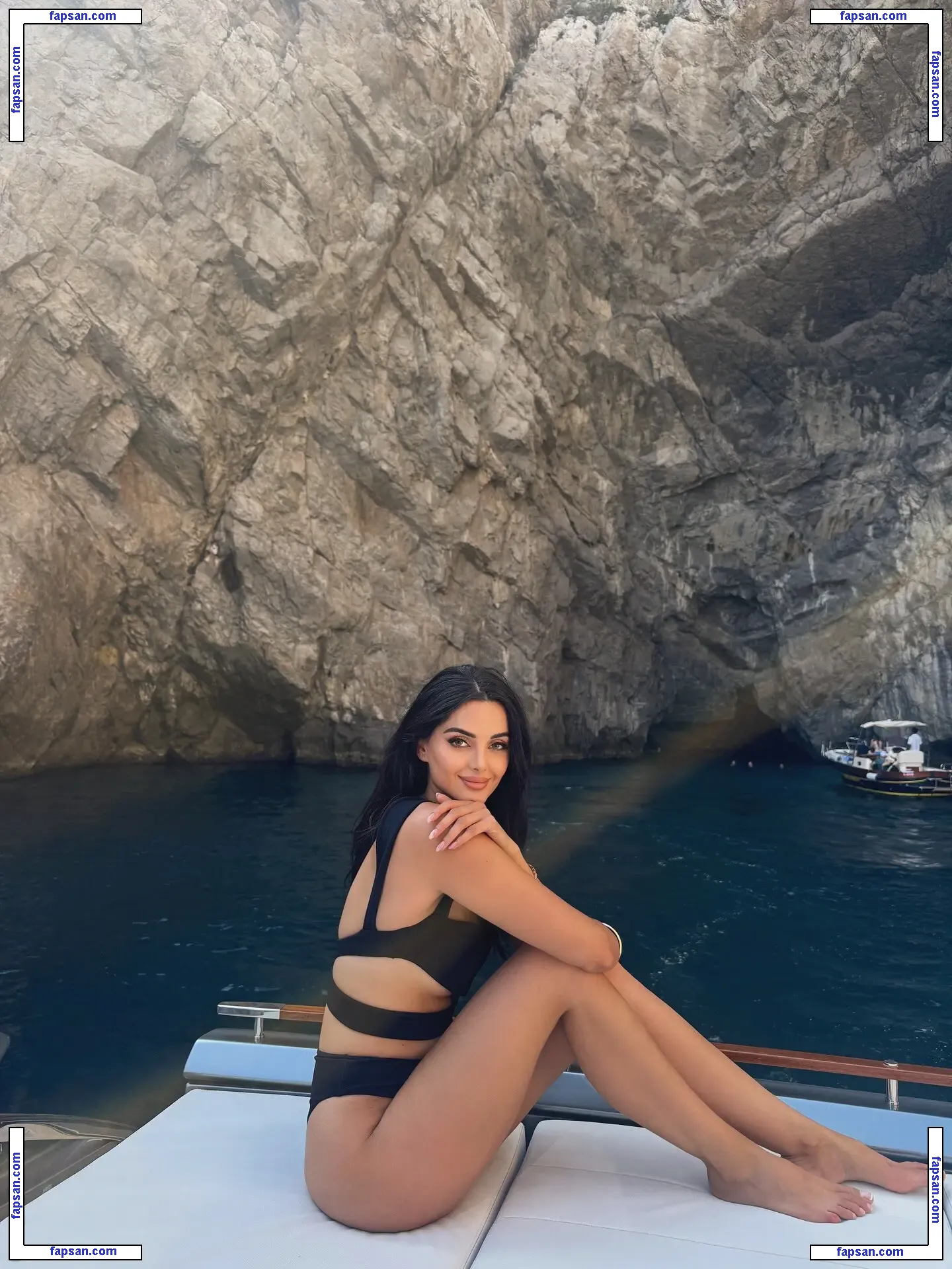 Mahlagha Jaberi nude photo #0073 from OnlyFans