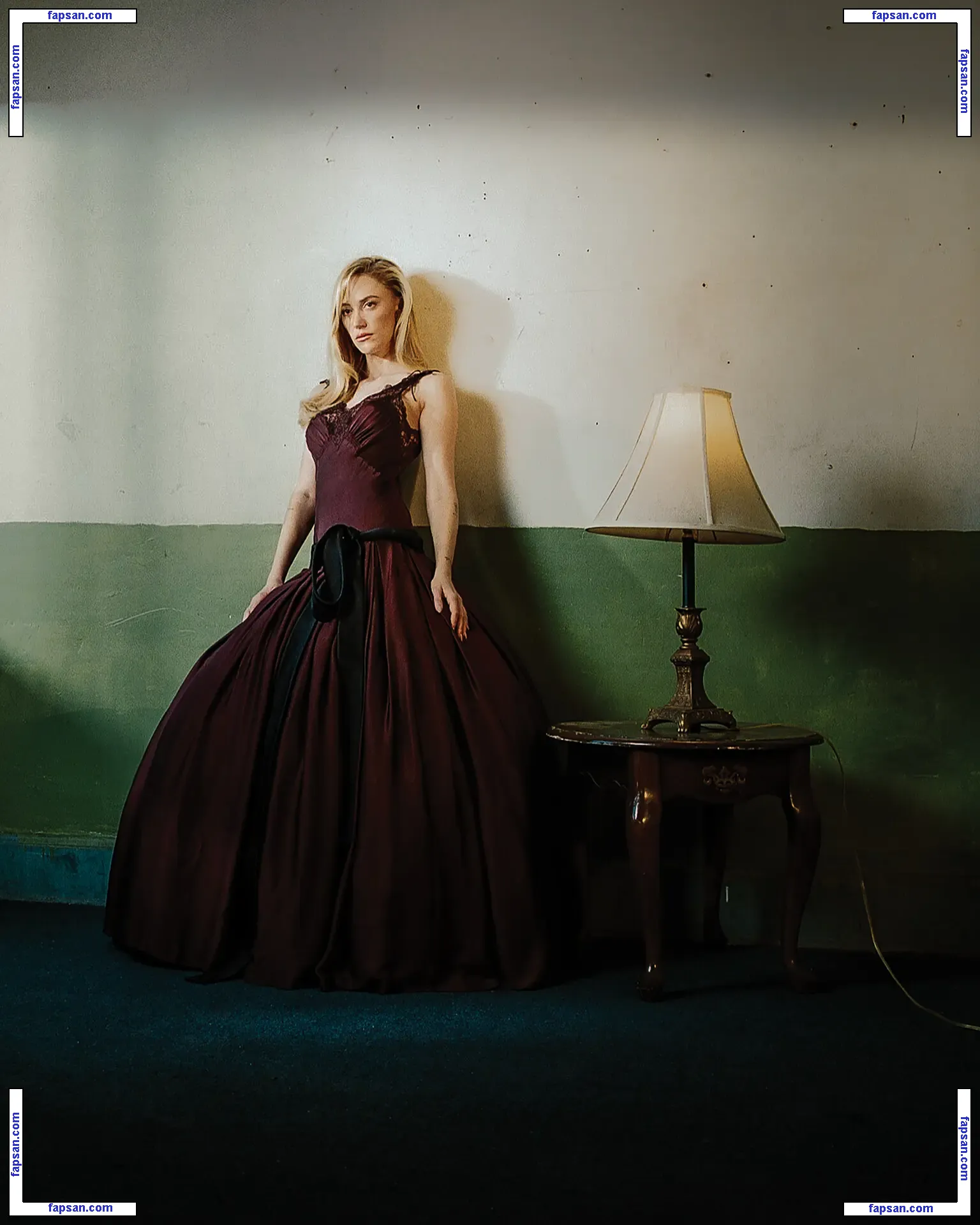 Maika Monroe голая фото #0362 с Онлифанс