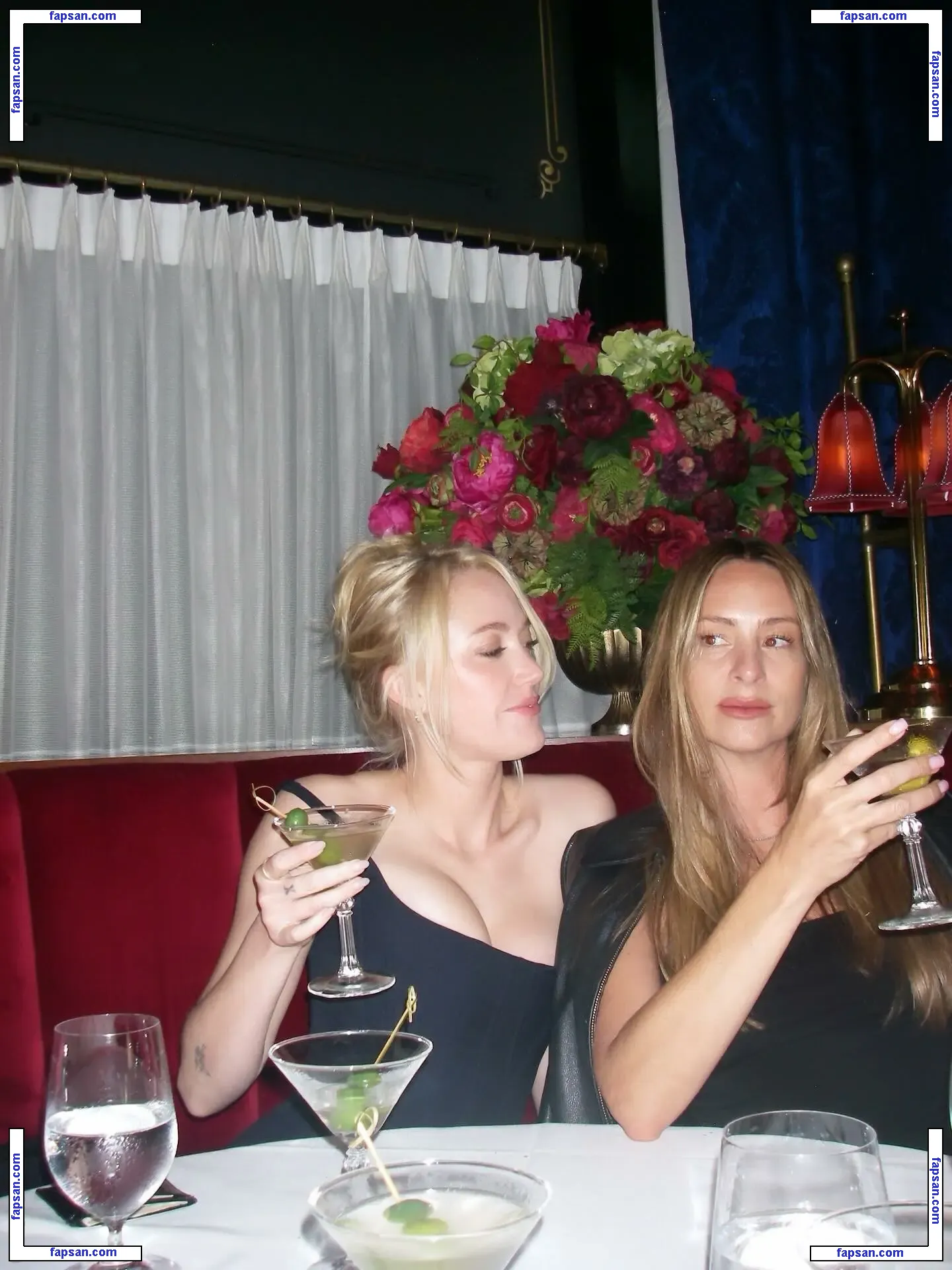 Maika Monroe голая фото #0369 с Онлифанс