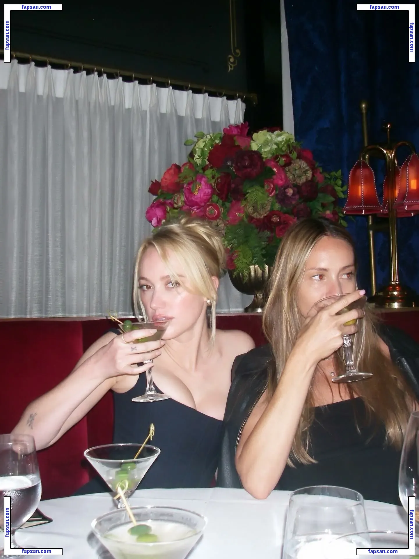 Maika Monroe голая фото #0375 с Онлифанс