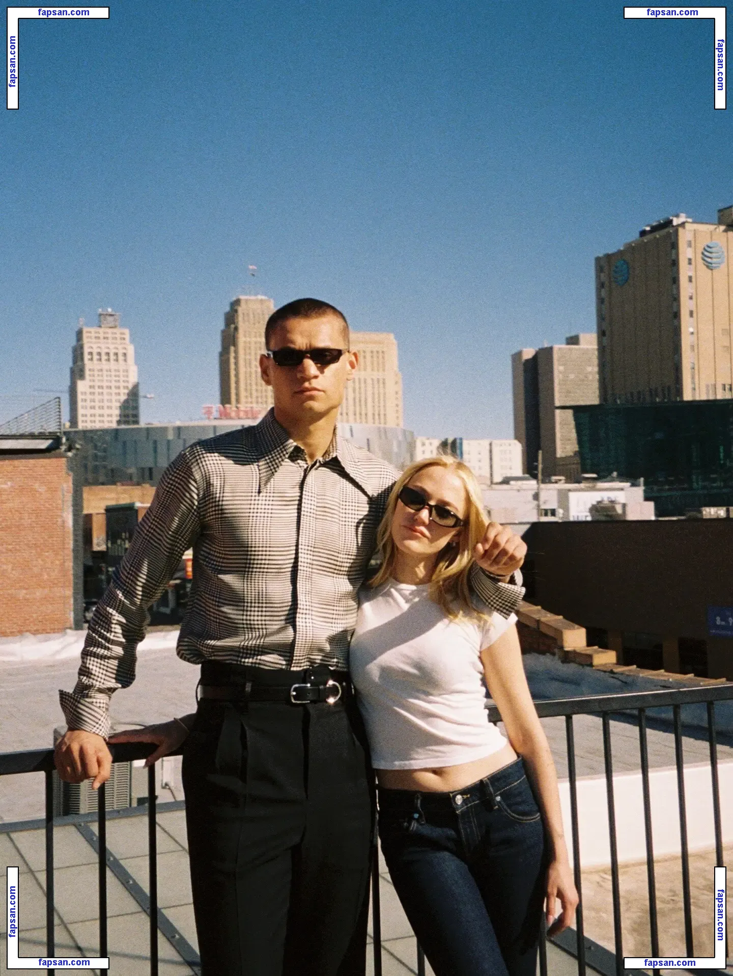 Maika Monroe голая фото #0376 с Онлифанс