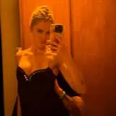 Maika Monroe голая #0359